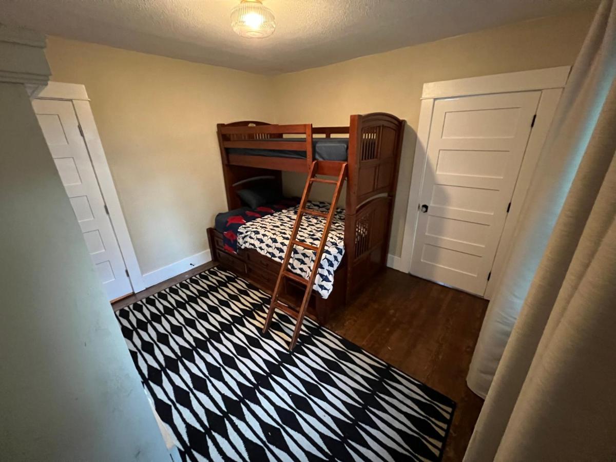 Downtown Williams, Walk Everywhere, Remodeled Exterior foto