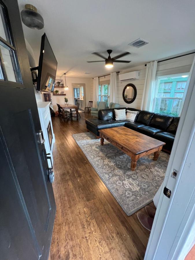 Downtown Williams, Walk Everywhere, Remodeled Exterior foto